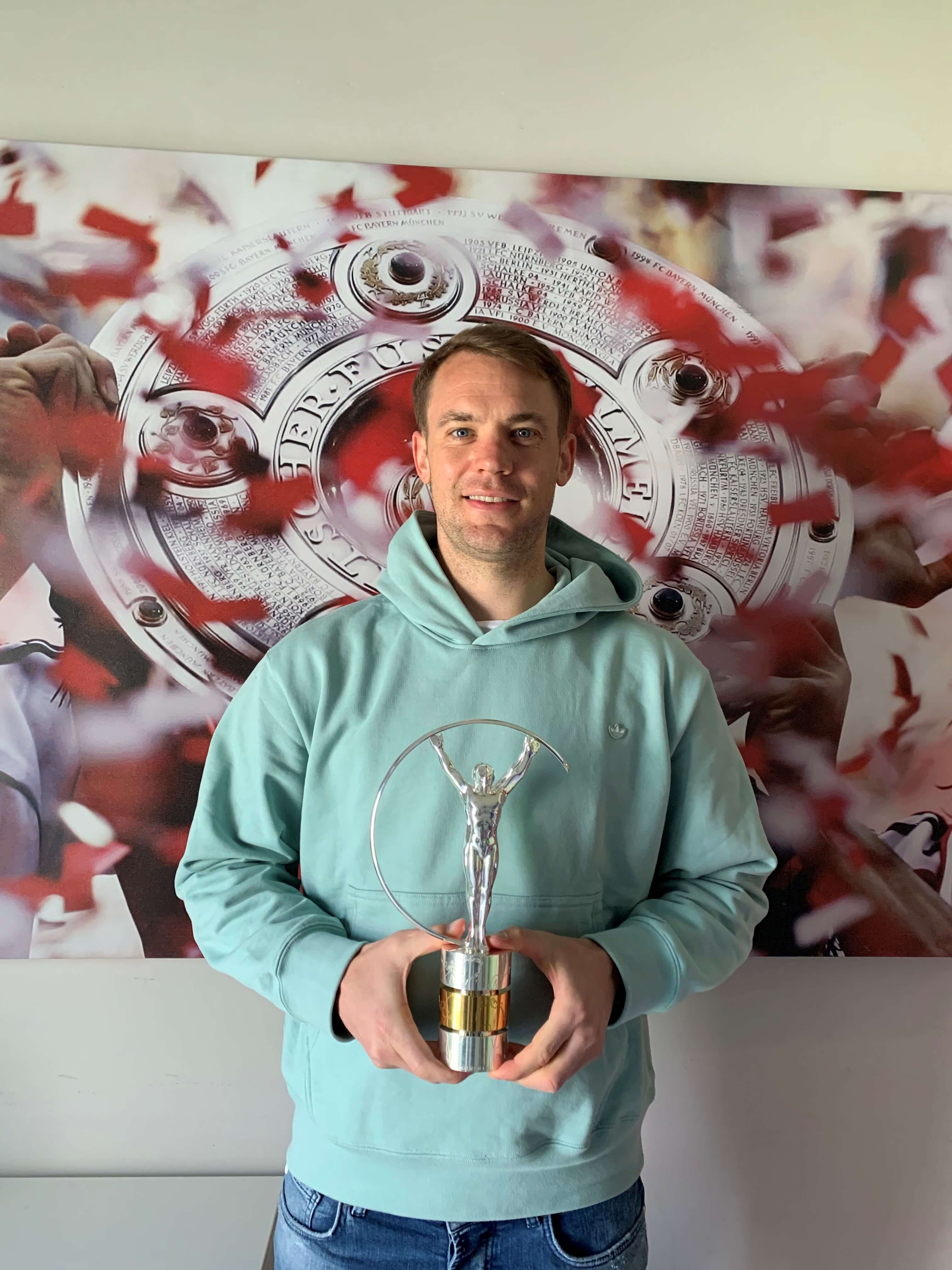 2021-TEAM-OF-THE-YEAR_BAYERN-MUNCHEN_GOALKEEPER-MANUEL-NEUER